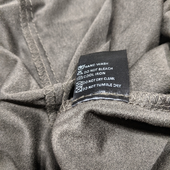 Olivaceous Crop Knot-Front Top Dark Green S - Picture 9 of 9